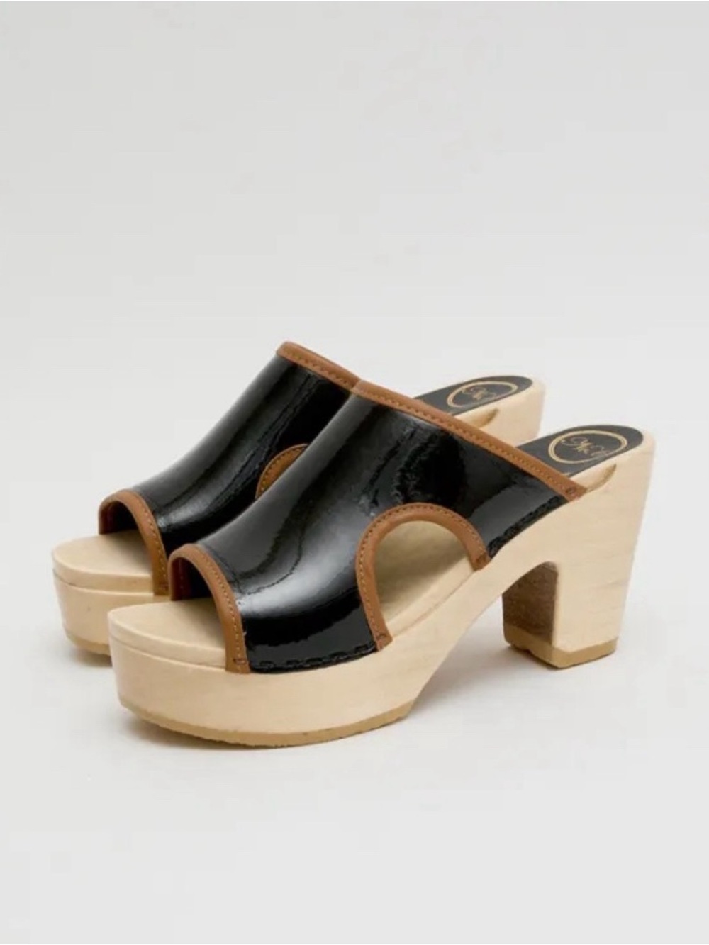 No. 6 Alexis Clog Black Patent NWOT